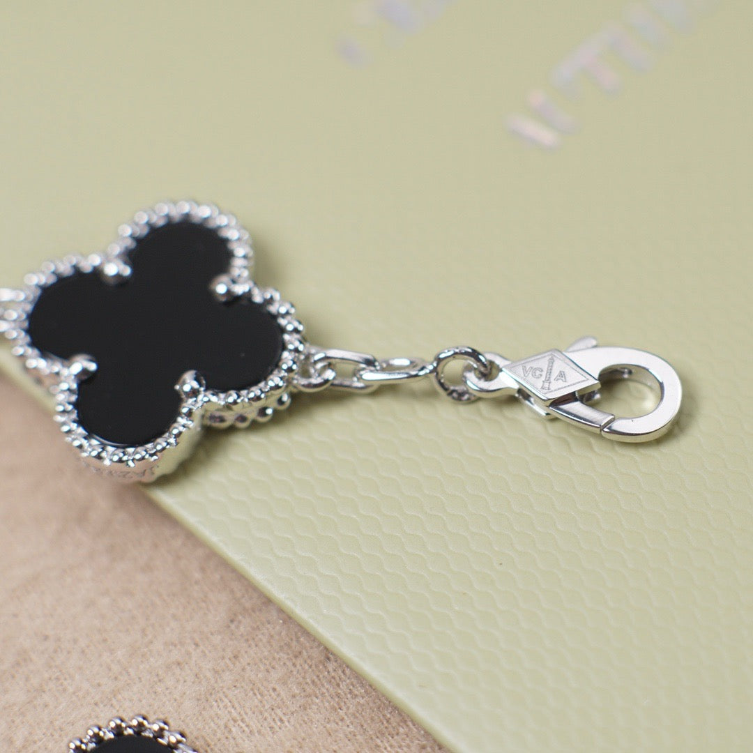 [Miro ]New CLOVER 5 MOTIF ONYXS BRACELET COLLECTION