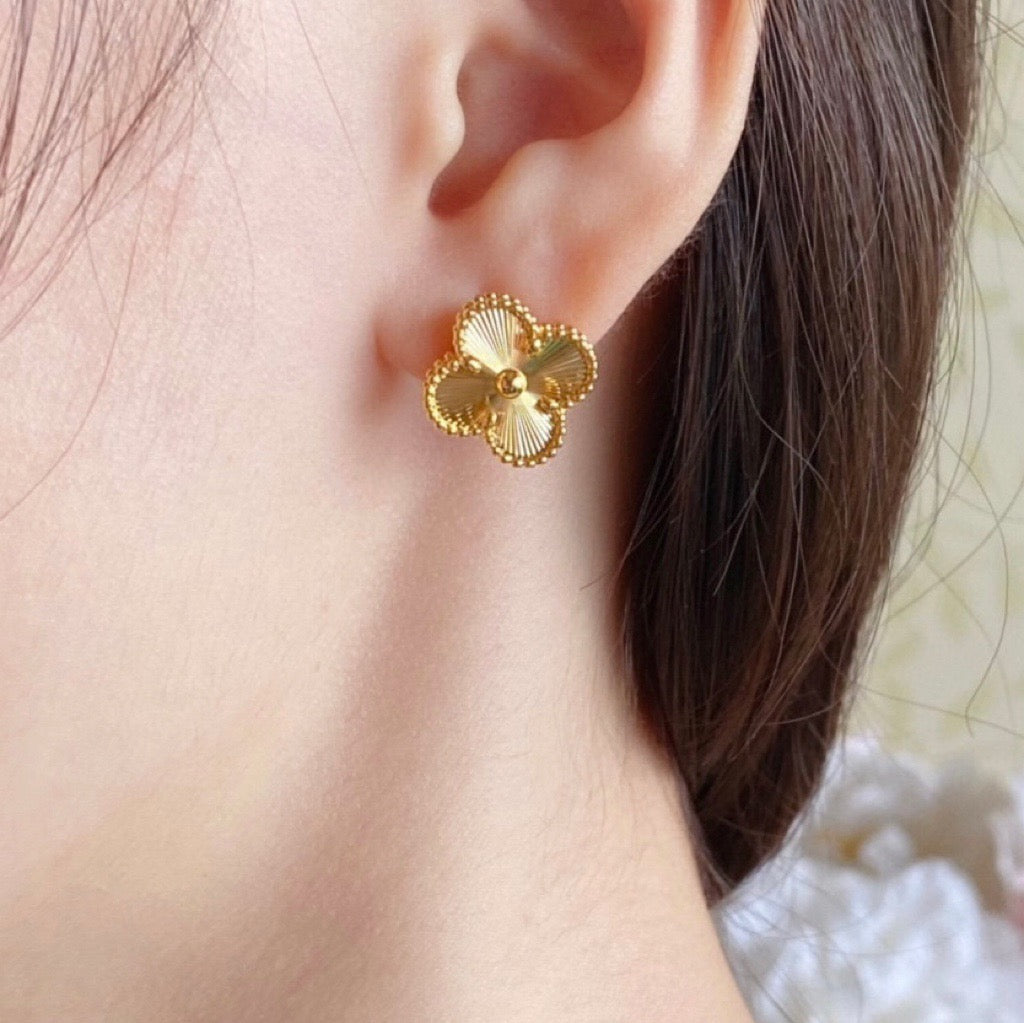 Miro CLOVER MEDIUM STUD EARRINGS