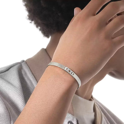 [Miro ]Move Noa Ciselé half pavé bangle