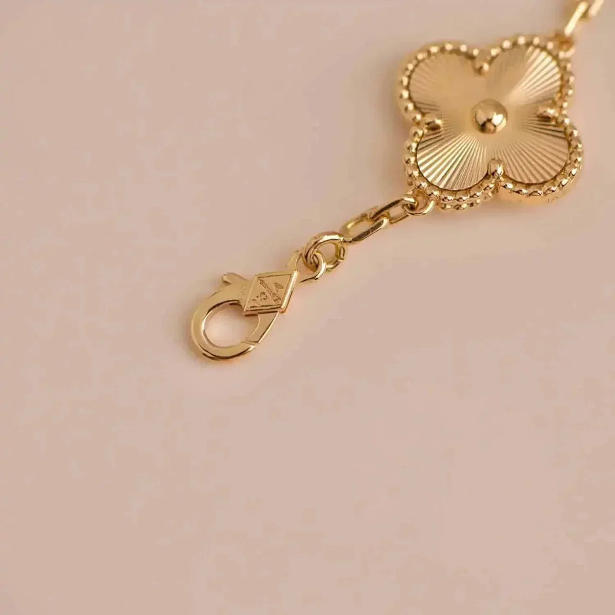 [Miro ]New  CLOVER 5 MOTIF LASER BRACELET COLLECTION
