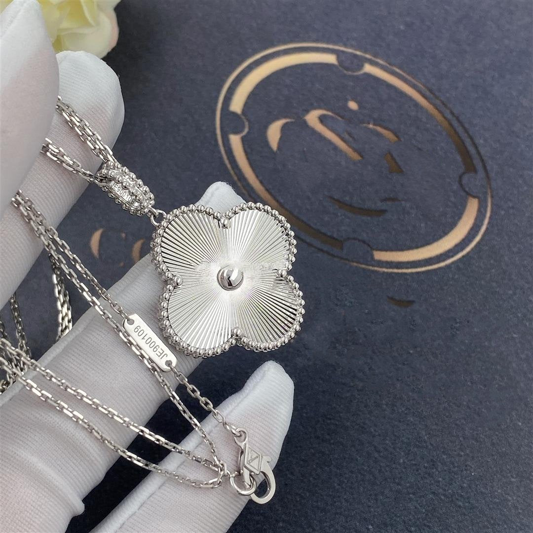 Miro CLOVER 25MM SILVER BIG CLOVER NECKLACE