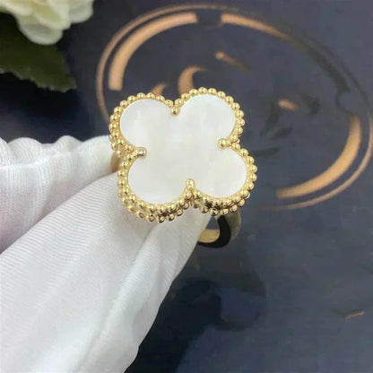 Miro CLOVER WHITE MOP RING