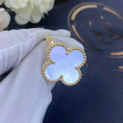 Miro CLOVER WHITE MOP RING