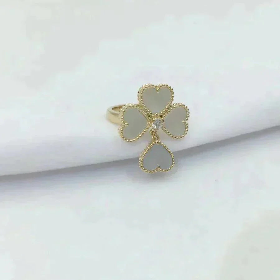 Miro SWEET CLOVER WHITE MOP RING