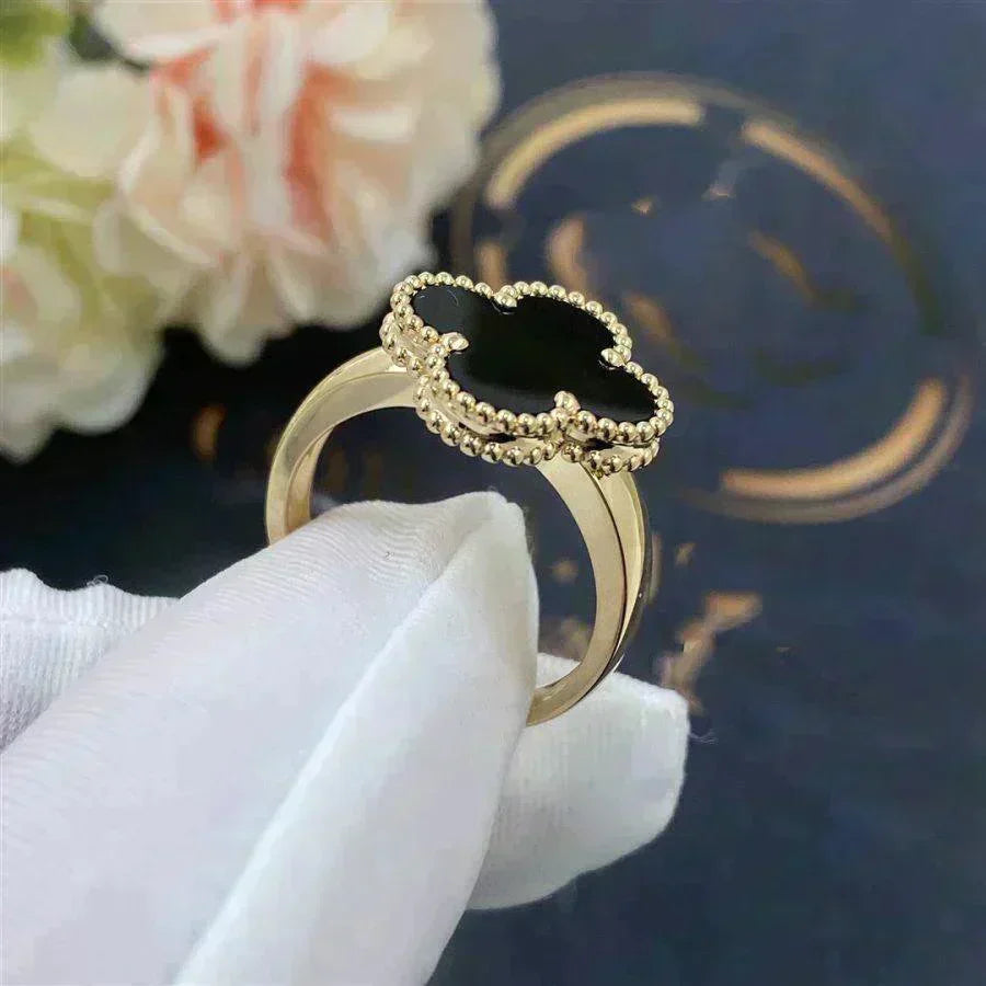 Miro CLOVER ONYX RING