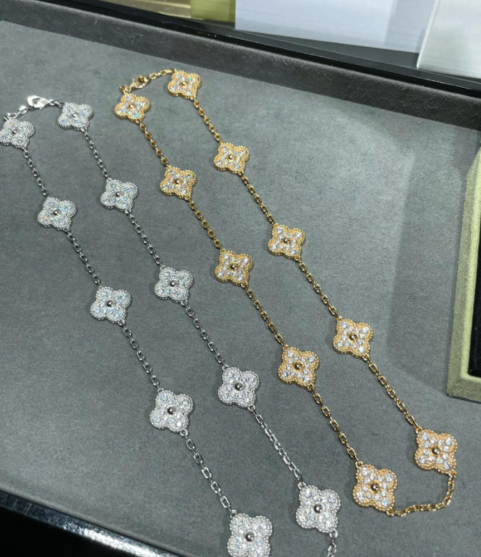 [Miro ]CLOVER 10 MOTIFS FULL DIAMOND NECKLACE