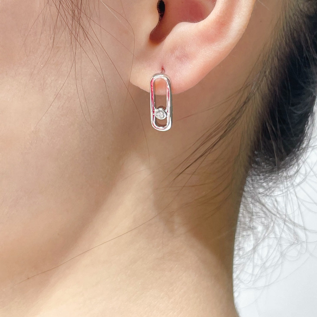 [Miro ] MOVE UNO SMALL 1 DIAMOND EARRINGS