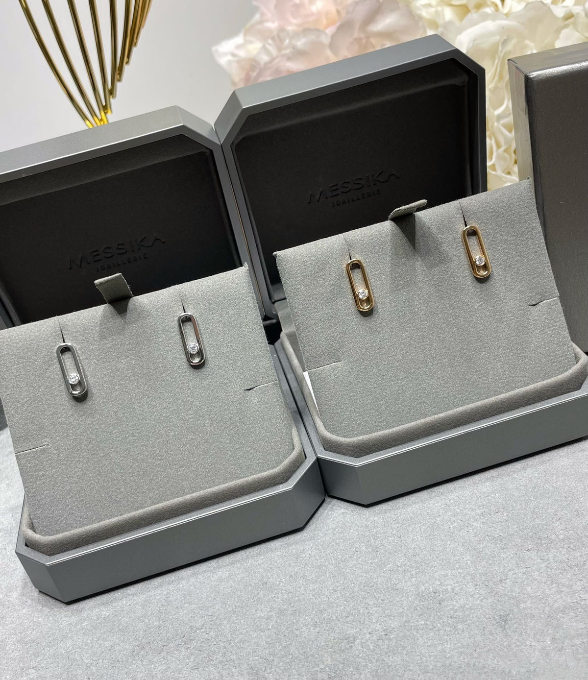 [Miro ] MOVE UNO SMALL 1 DIAMOND EARRINGS