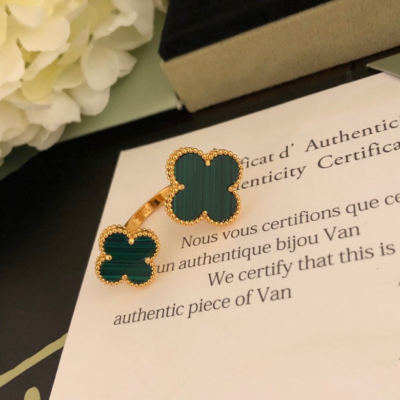 Miro CLOVER BETWEEN THE FINGER RING