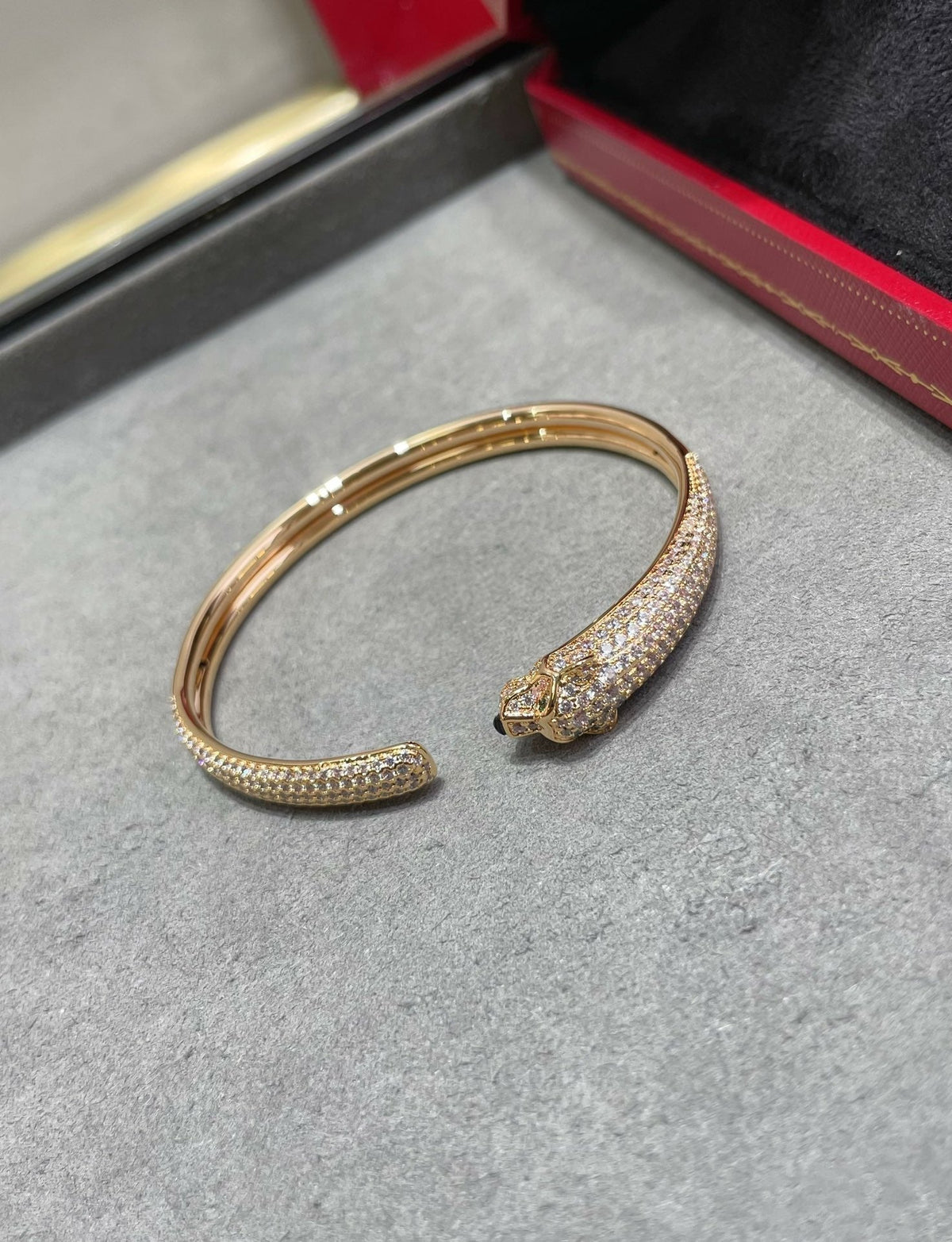 Miro PANTHERE FULL DIAMOND OPEN BRACELET