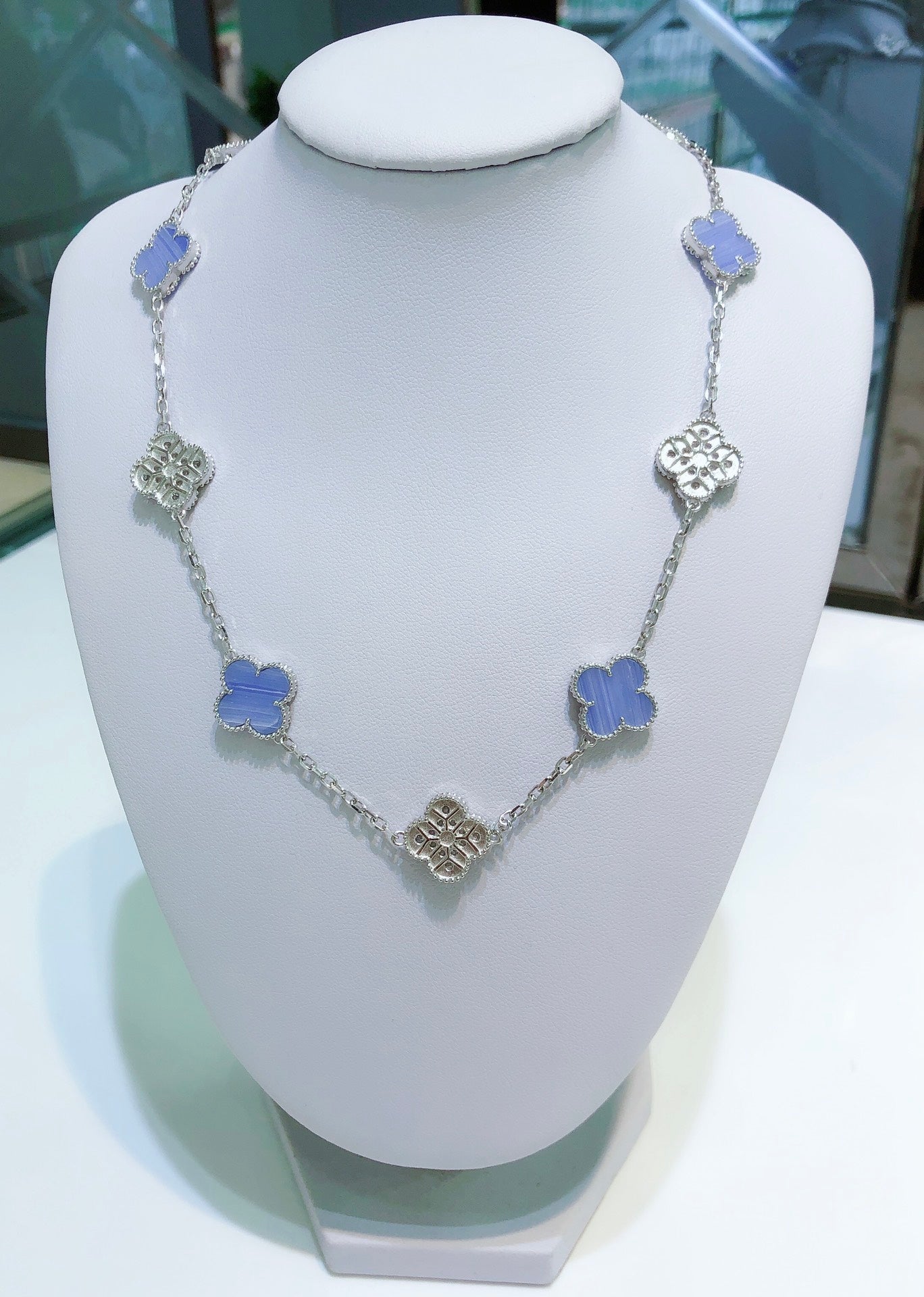 Miro CLOVER 10 MOTIFS CHALCEDONY DIAMONDS SILVER NECKLACE