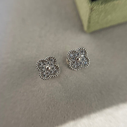 Miro CLOVER MINI DIAMOND STUD EARRINGS