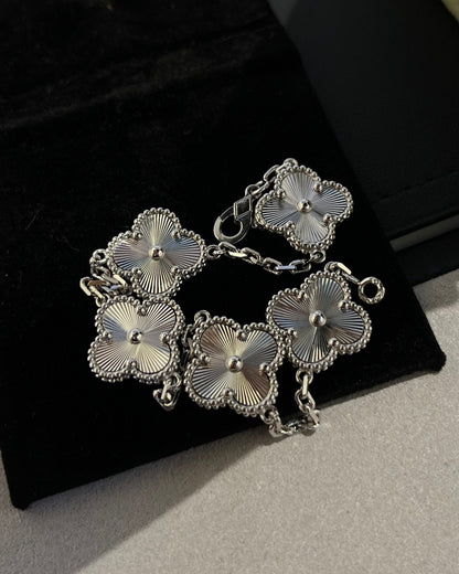 [Miro ]New  CLOVER 5 MOTIF LASER BRACELET COLLECTION